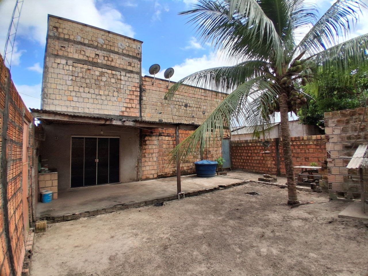 Visão ampla do quintal